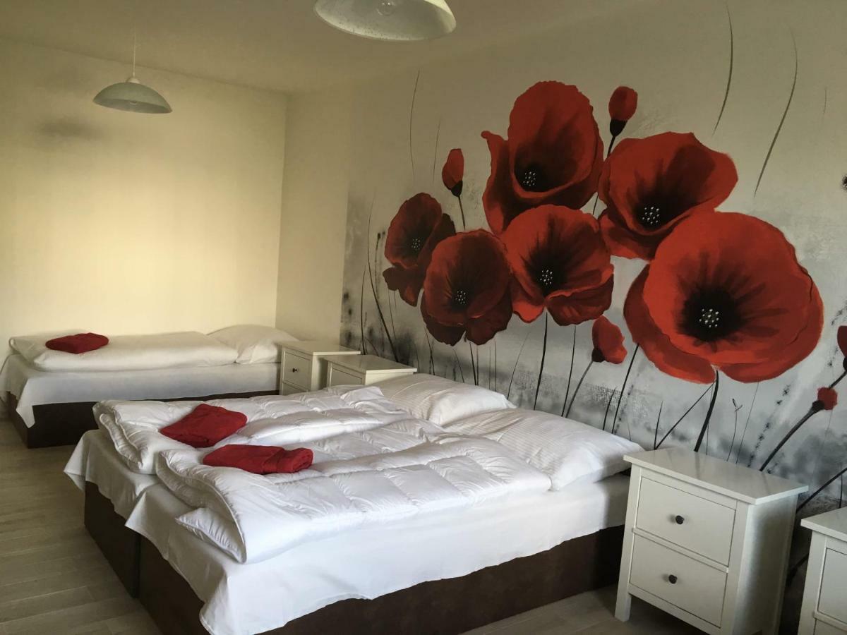 Apartmám na náměstí II Opočno Exterior foto