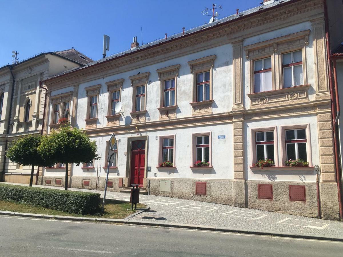 Apartmám na náměstí II Opočno Exterior foto